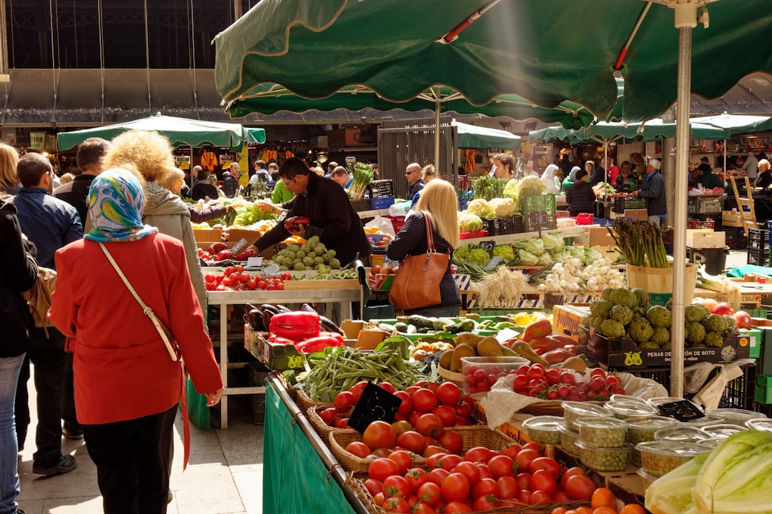 A busy market where prices are called out in Spanish