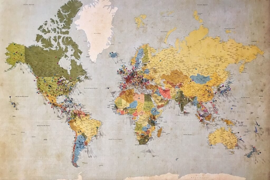 A vintage world map, the borders that change what a Spanish word means